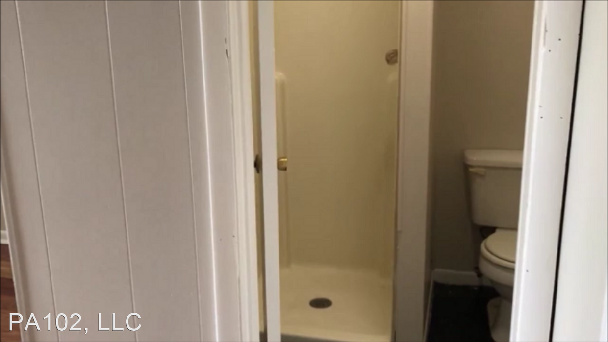 212 Washington St, Stanton, KY 40380 Room for Rent in Stanton, KY