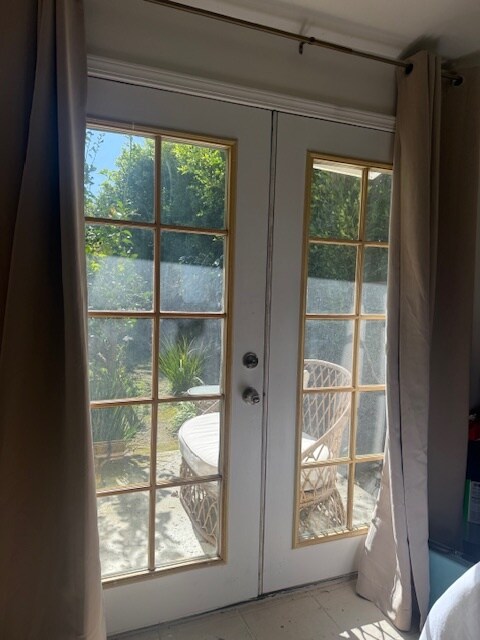 Building Photo - 363 S Beverly Glen Blvd