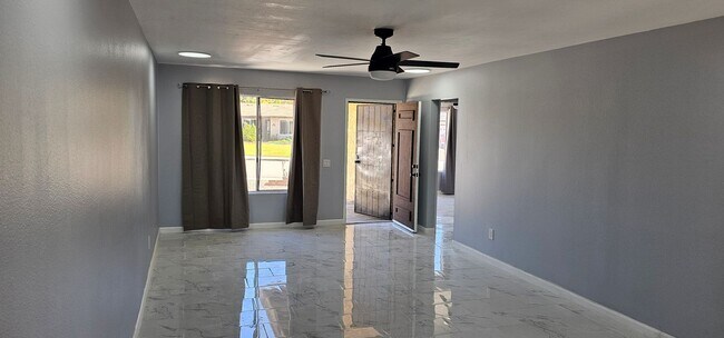 Foto del edificio - 4744 Westridge Dr
