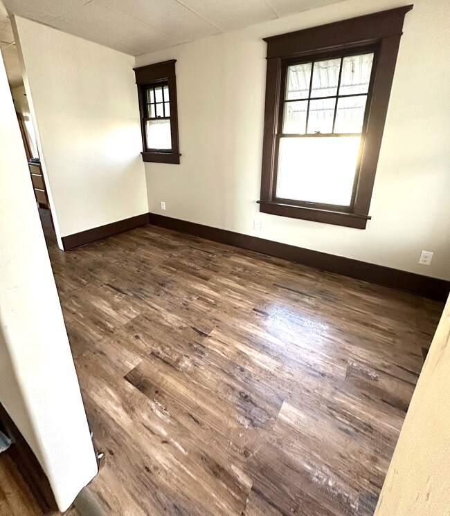 Foto del edificio - 604 Oak St