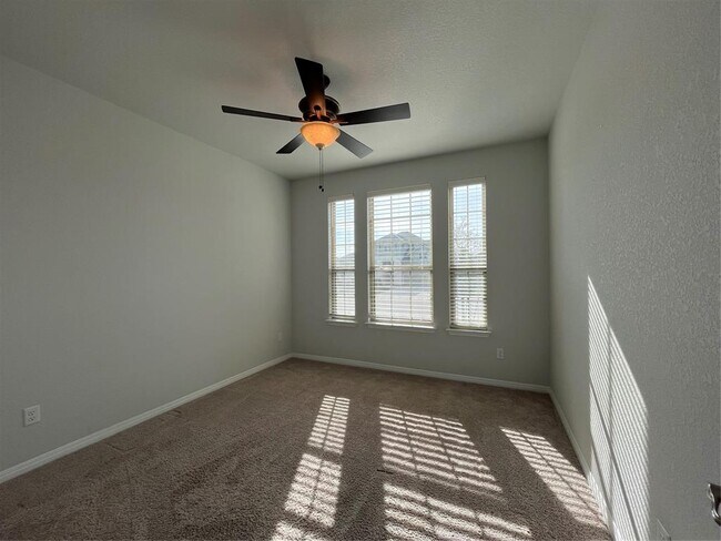 Building Photo - 121 Red Granite Rd