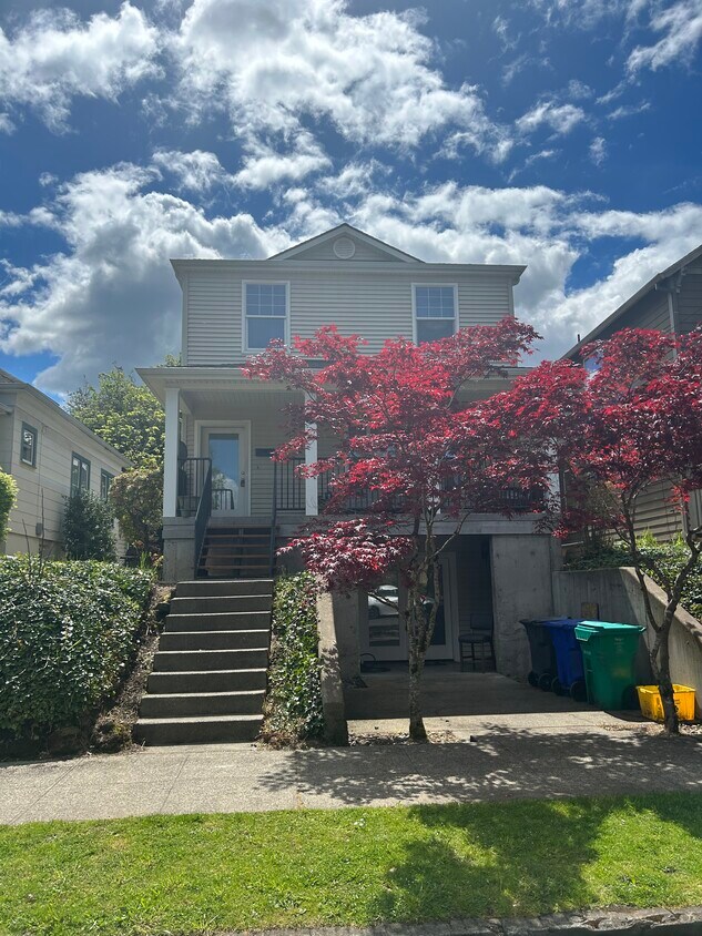 Primary Photo - 5336 N Syracuse St