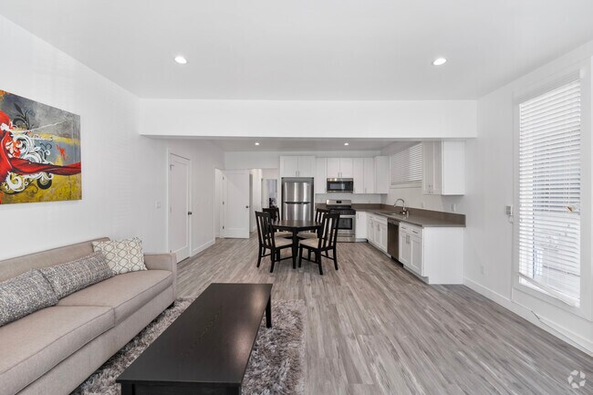 2HAB, 2BA - 900 ft² - Oak Street Apartments