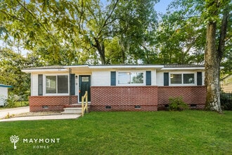 Building Photo - 4117 Oakridge Dr