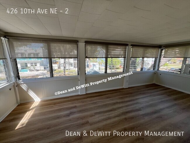 Foto del edificio - 426 10th Ave NE
