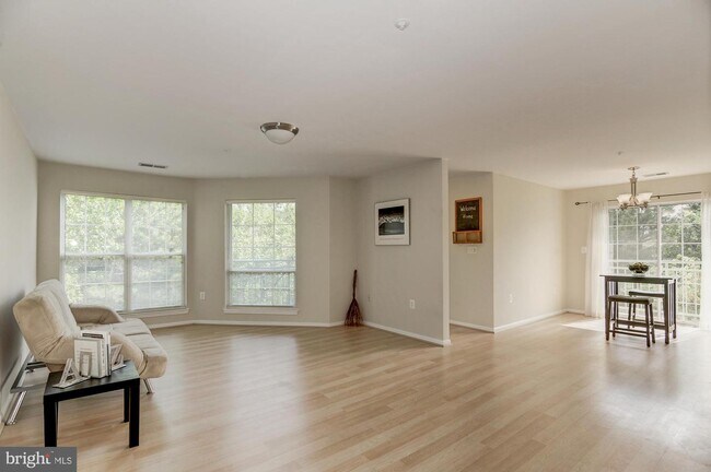 Foto del edificio - 2123 Charles Henry Ln