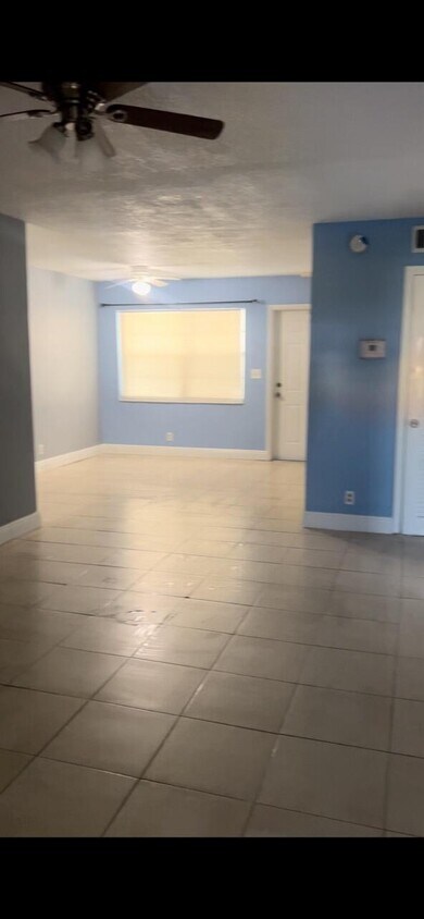 Building Photo - 1280 NW 43rd Ave