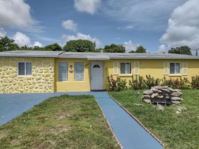 Foto del edificio - 5911 Barbados Way E
