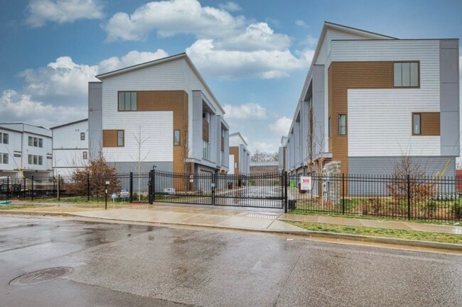 Building Photo - 227 Oceola Ave