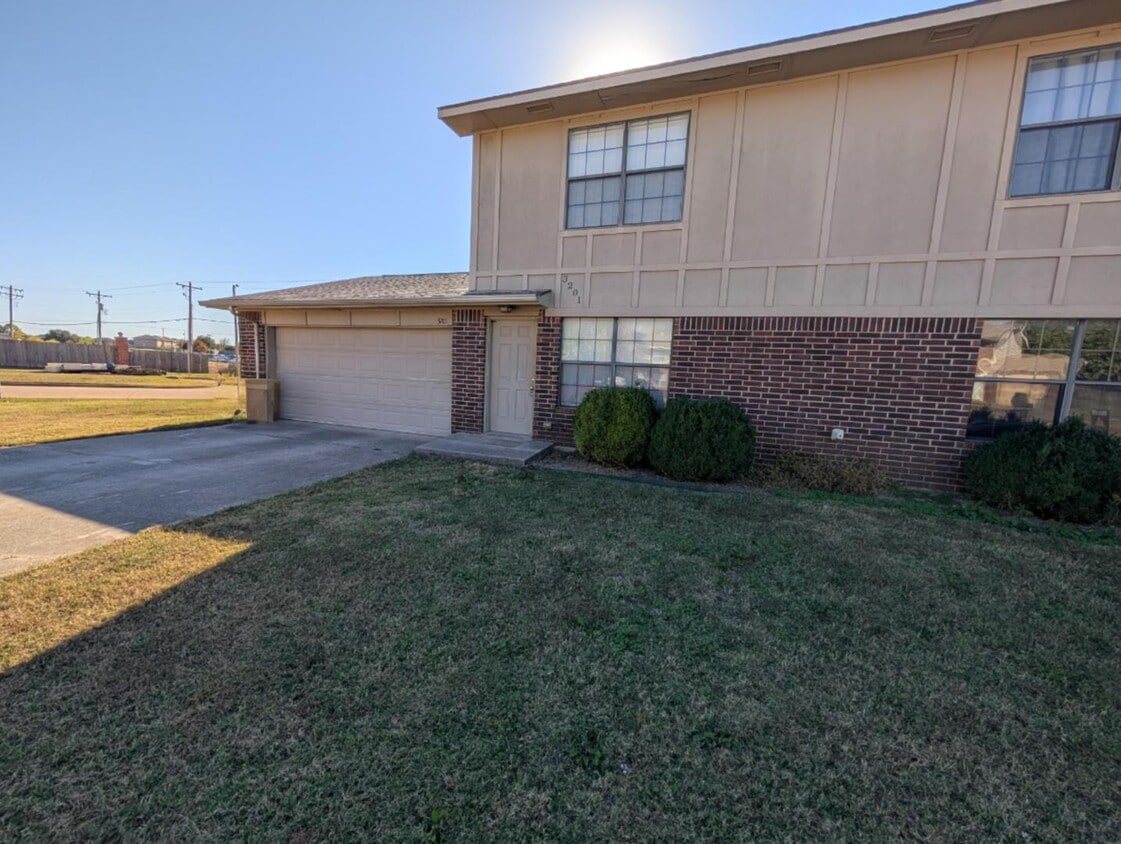 Photo - 3201 Lois Arlene Cir - 3201 Lois Arlene