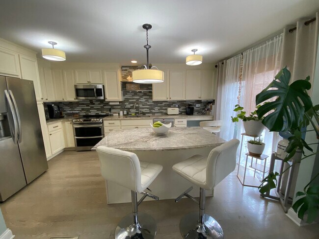 Foto del edificio - 304 Oakwood Ln