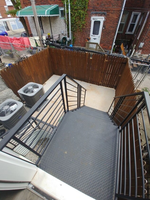 Photo - 5402 Webster Street