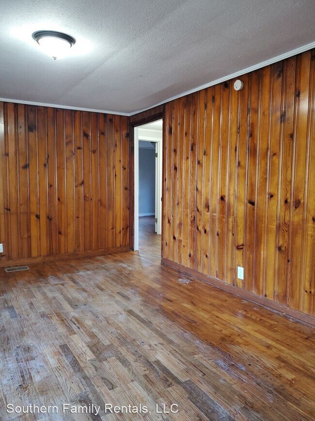 Building Photo - 3 br, 1 bath House - 507 Poplar St.