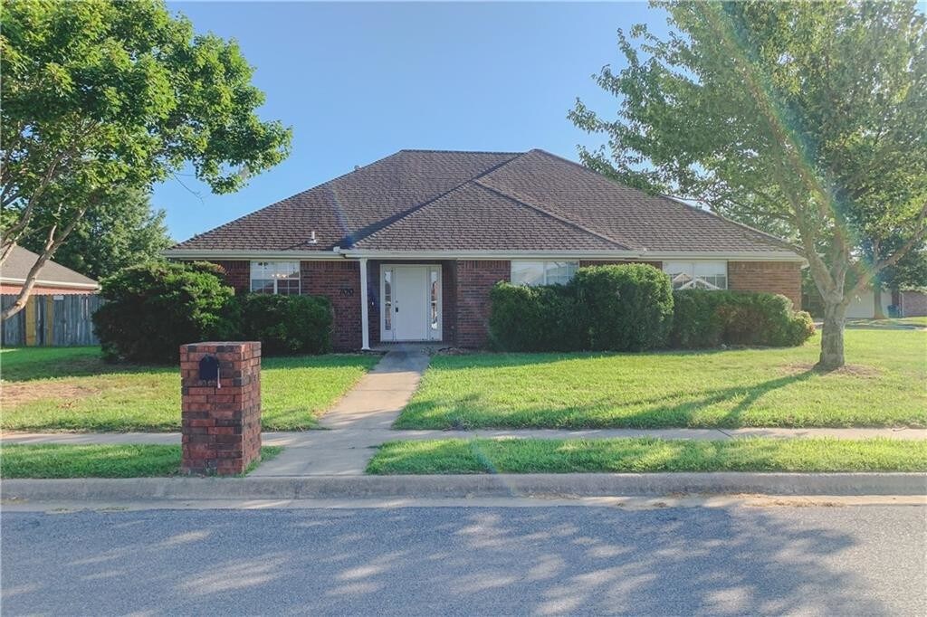 Foto principal - 700 N Meadowlands Dr
