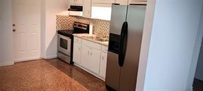 Building Photo - 2001 Bentley St