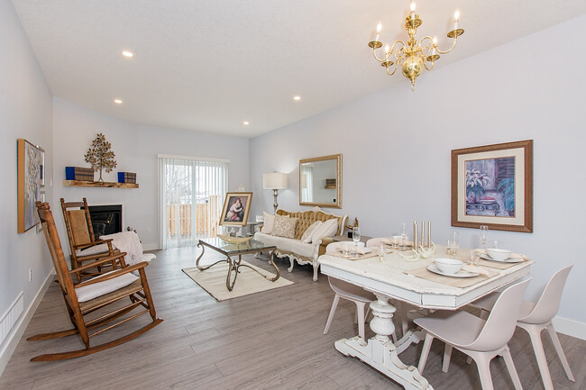 Photo du bâtiment - Sweet Home Shores Townhomes