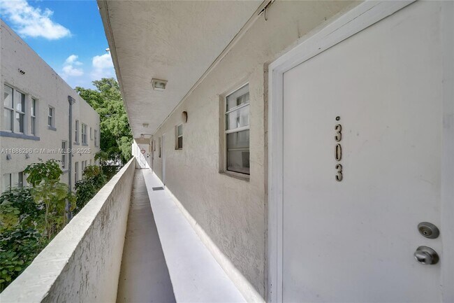 Foto del edificio - 1615 Meridian Ave