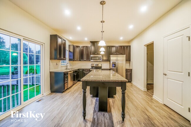 Building Photo - 717 Wallace Dr