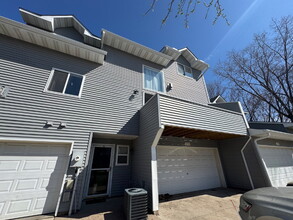 Building Photo - 577 Woodduck Dr