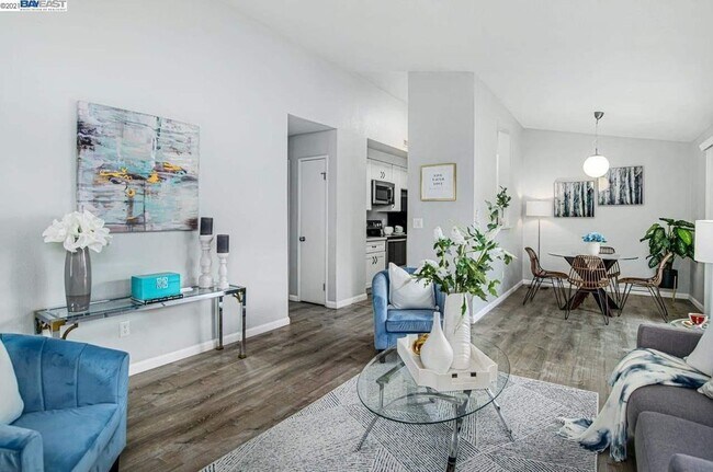 Foto del edificio - 7124 Cross Creek Cir