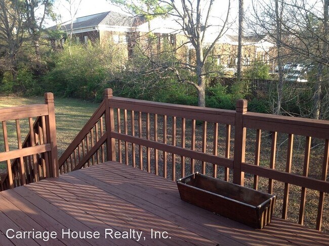 Building Photo - 2 br, 2 bath Apartment - 107 Barrington Dr