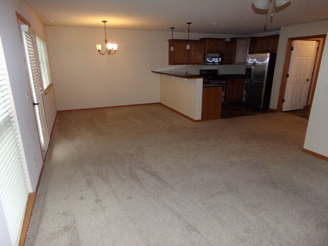 Building Photo - BCR Beautiful 2 level Townhome in NW Lincoln