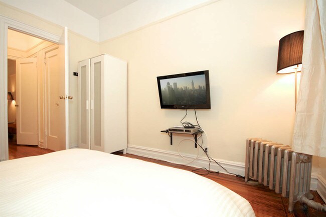 Foto del edificio - 211 E 14th St