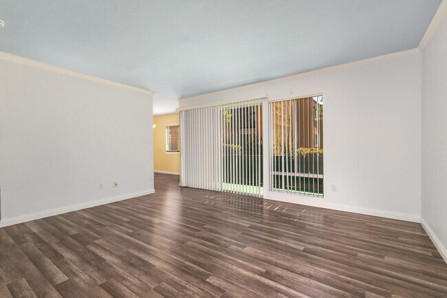 Foto del edificio - 17131 W Bernardo Dr