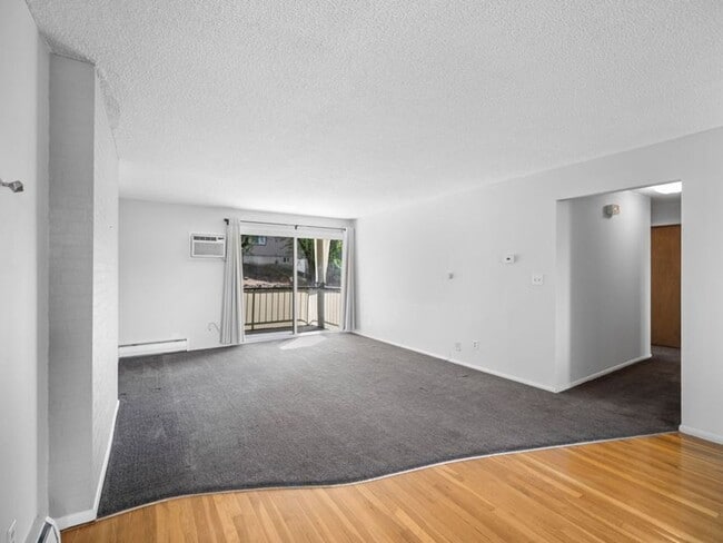 Building Photo - Mid-Century Modern Comfort: 1-Bedroom Cond...