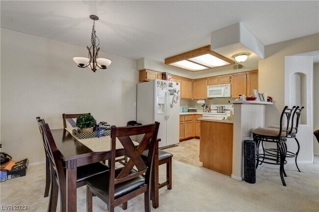 Foto del edificio - 1575 W Warm Springs Rd