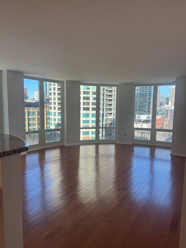 Foto del edificio - 345 N La Salle Dr