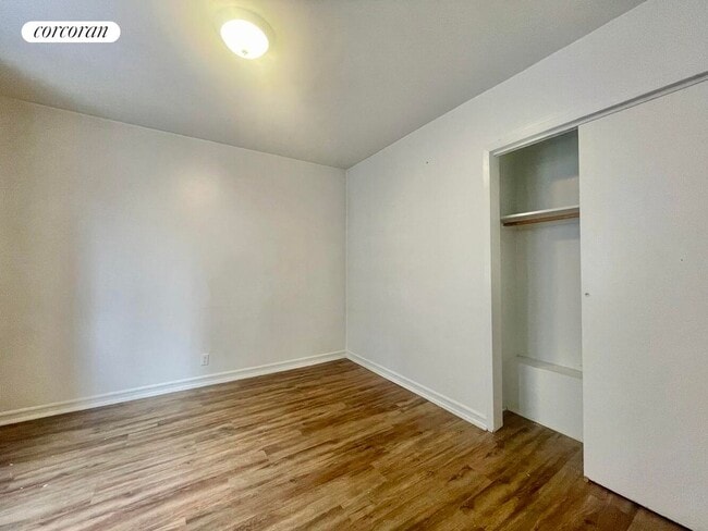 Building Photo - 200 W 109th St