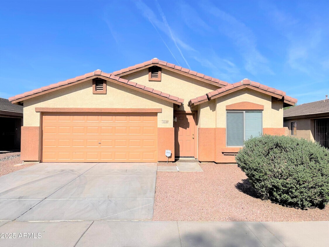 Foto principal - 7220 S 55th Dr