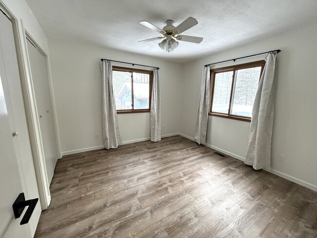 Foto del edificio - 150 Woodland Dr