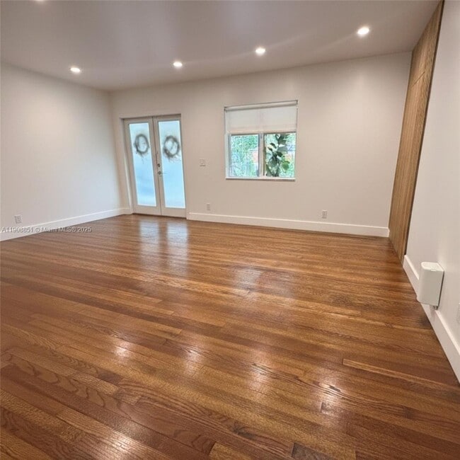 Building Photo - 1345 SW 60th Ct