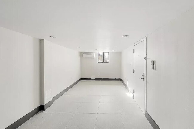 Building Photo - 704 MacDonough St
