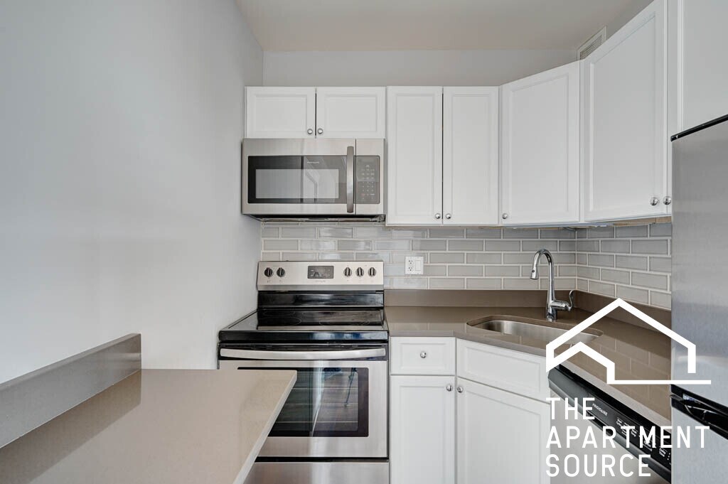 Foto principal - 817 W Lakeside Pl