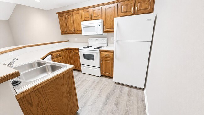 Building Photo - 1318 Valley Creek Ln