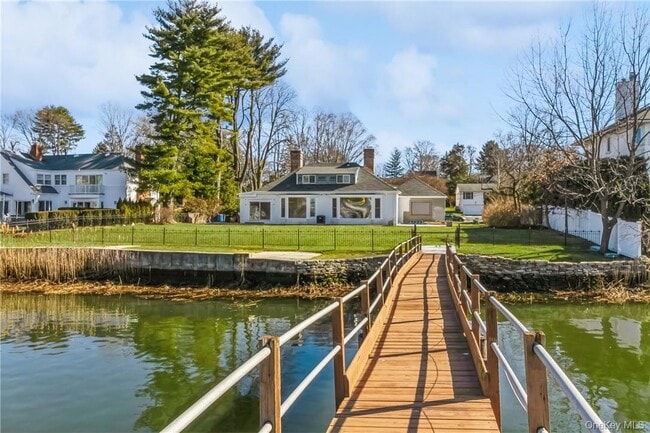 Foto del edificio - 632 Shore Acres Dr