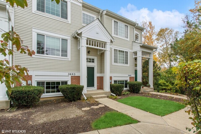Building Photo - 3443 Ravinia Cir