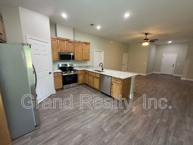 Building Photo - 7230 Par Ln