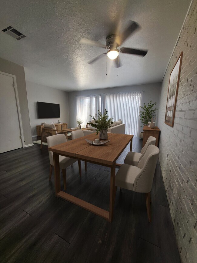 Foto del edificio - Lakeside Townhomes