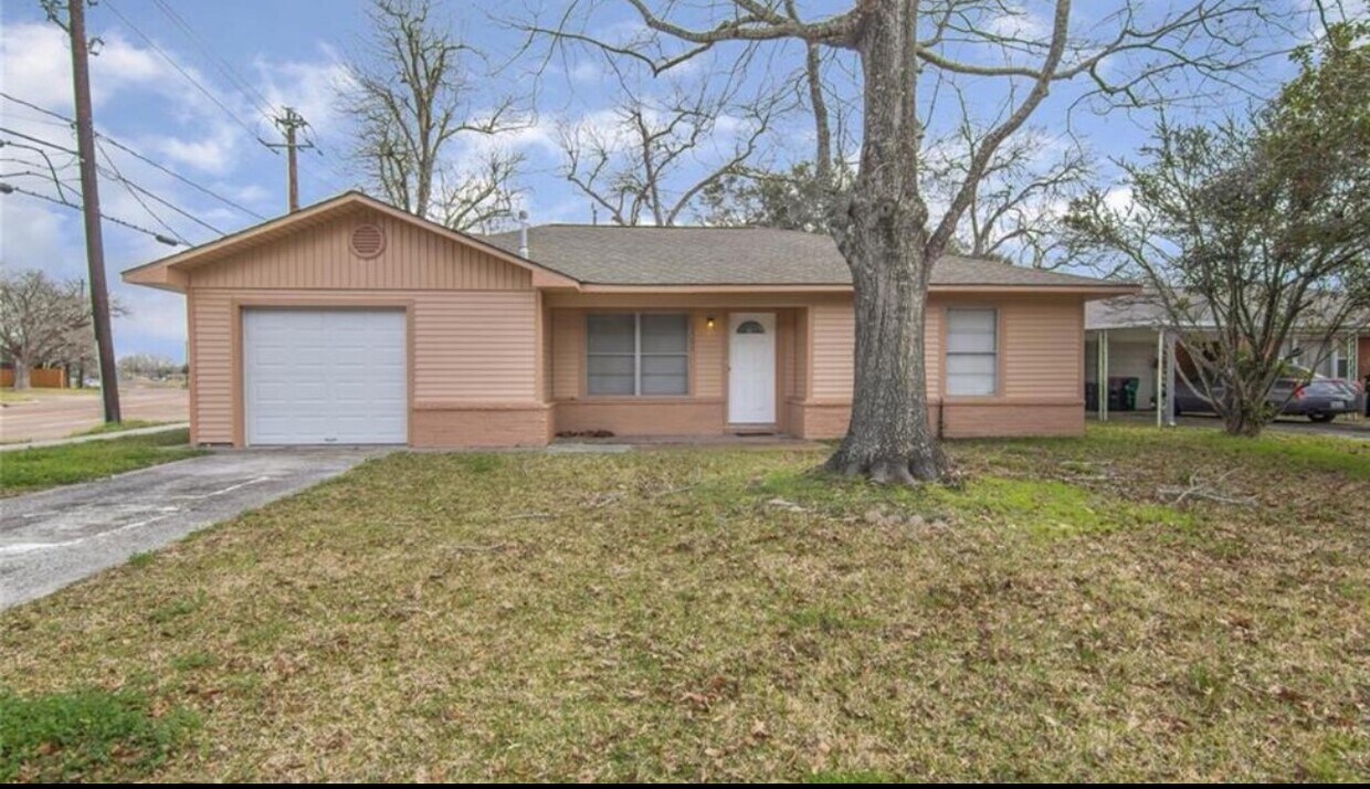 Foto principal - 1507 Strickland St