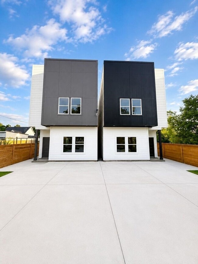 Building Photo - 8321 Observatory St