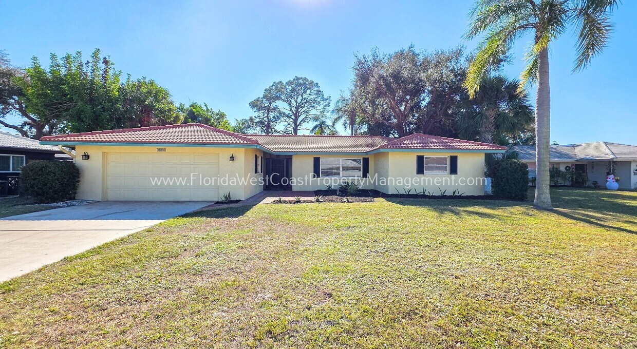 GULF GATE SARASOTA! OUTSTANDING 3 BEDROOM/2 BATH HOME WITH EXTRA LARGE YARD! - GULF GATE SARASOTA! OUTSTANDING 3 BEDROOM/2 BATH HOME WITH EXTRA LARGE YARD!