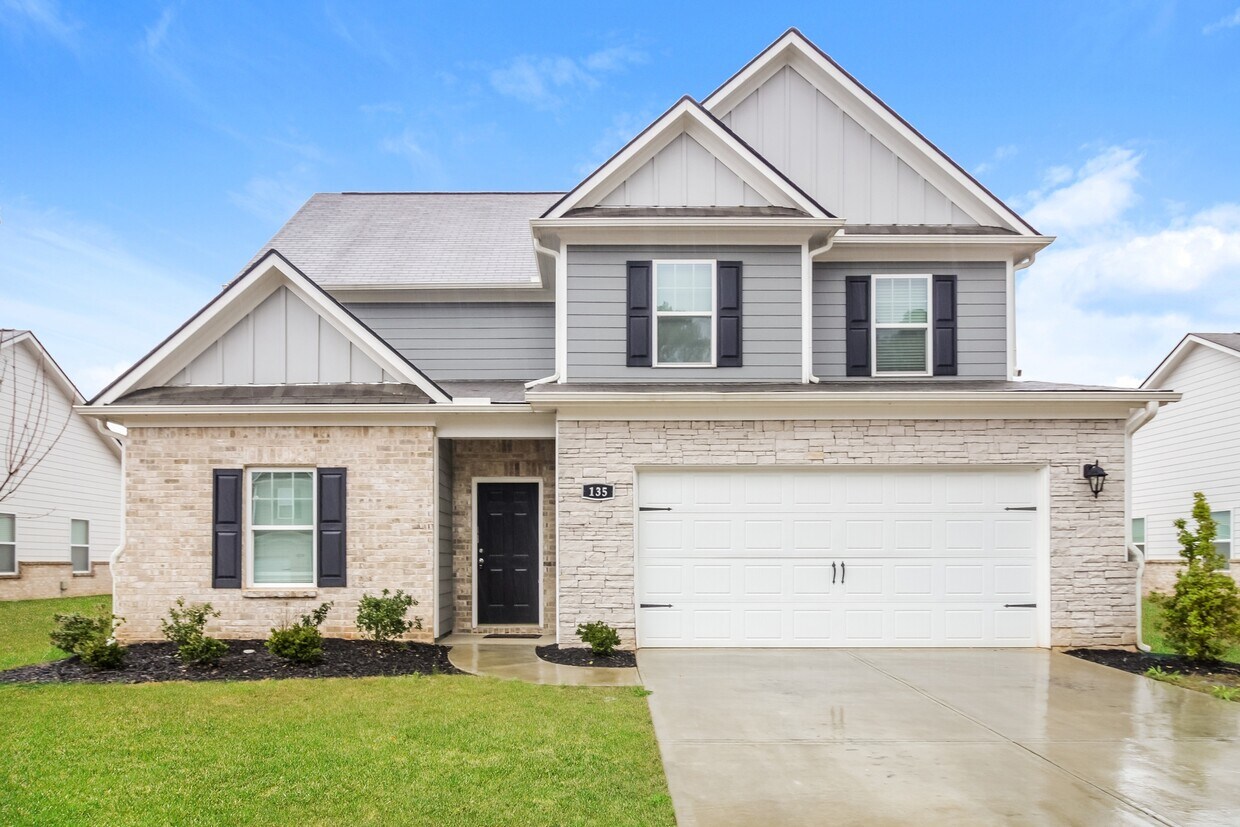 Primary Photo - 134 Innis Brk Cir