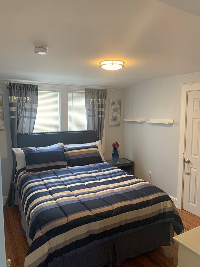 Foto del edificio - 47 Whiton Ave