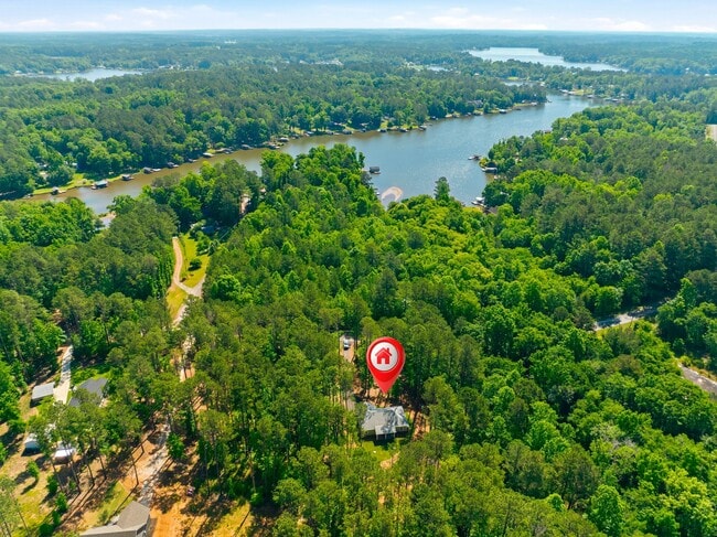 Building Photo - 183 Crooked Creek Bay Rd SE