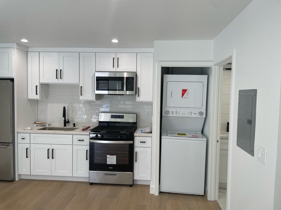 Foto principal - 10909 Morrison St