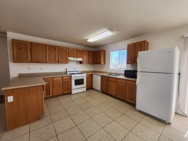 Building Photo - 73484 El Paseo Dr
